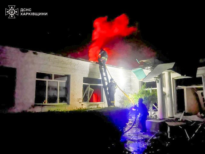 Дрони атакували дитсадок і склад на Харківщині – сталися масштабні пожежі